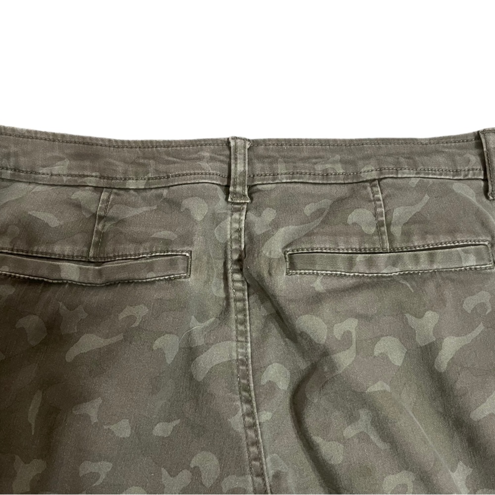 Market & Spruce- Camo skinny pant - Picture 6 of 7